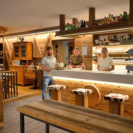 Cime D'oro Hotel Madonna